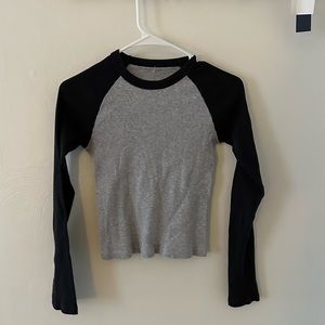 brandy melville long sleeve baseball tee